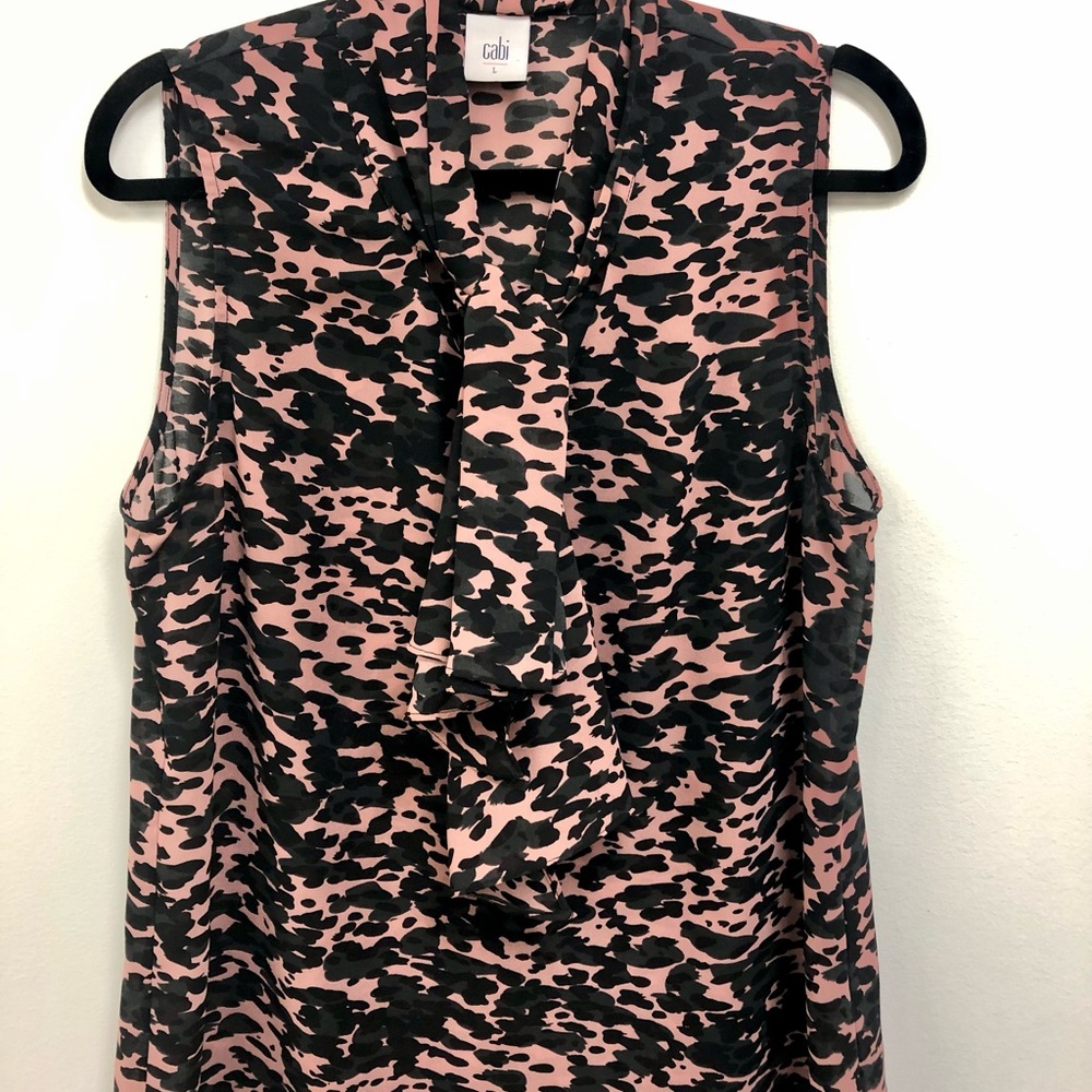 Captivating Cabi sleeveless top
